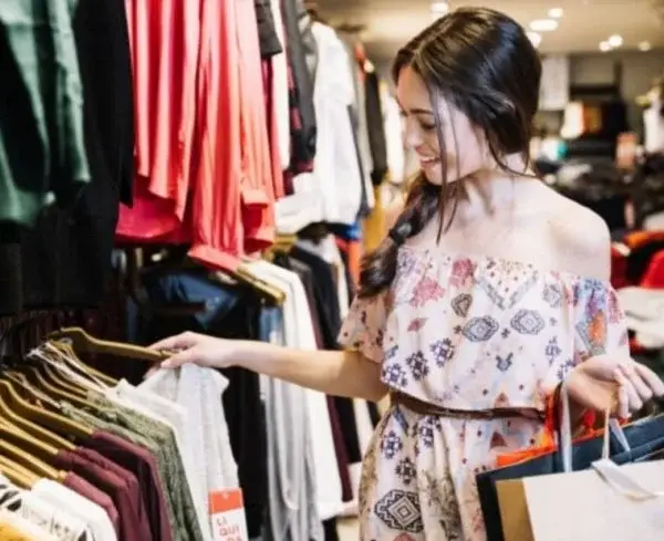 Tour-de-Compras-en-Medellin-600x489