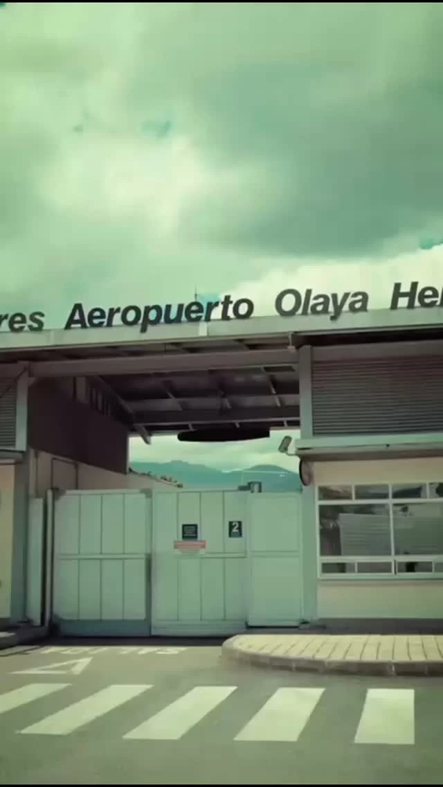 Feel like flying? 
Don't waste time figuring out what to do in #medellin Dm me and I'll make sure you have a good time when visiting the city ;) #passportbros #tourguide #tour #poblado #colombia