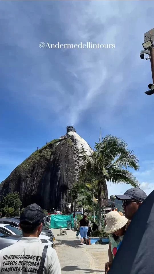 Don't waste any time figuring out what to do in #Medellin ... DM me and I'll make sure your trip is one to remember ^^ #tour #guide #colombia #passportbro #digital #nomad #traveling